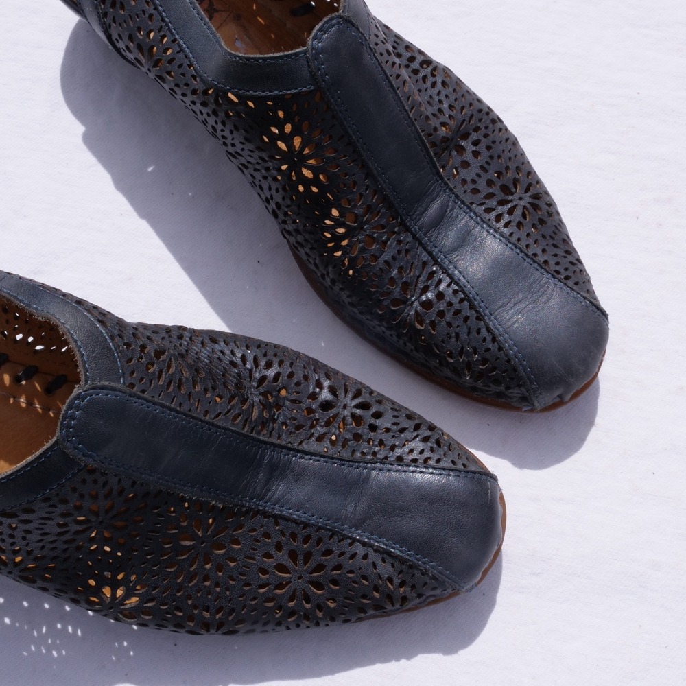 Modern Pikolins Romana perforated deep green leather sling back wedge sandals - Picture 6 of 8